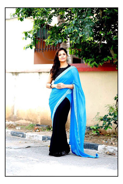 Hot TV Actress Anasuya Bharadwaj Long Hair pics In Blue Saree 12